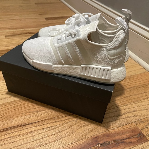Adidas WMNS NMD_R1 'WHITE SILVER METALLIC Size 9 - Picture 7 of 16